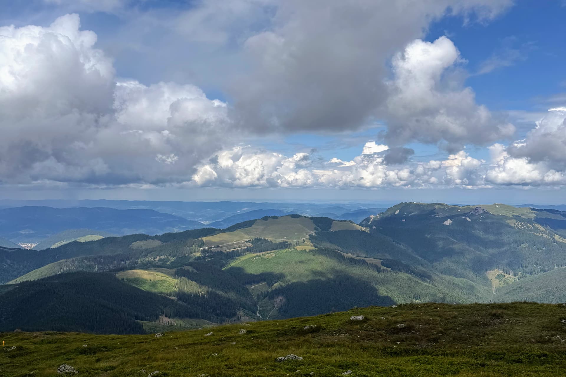 From the Giumalău, 1836 m, high point of the day