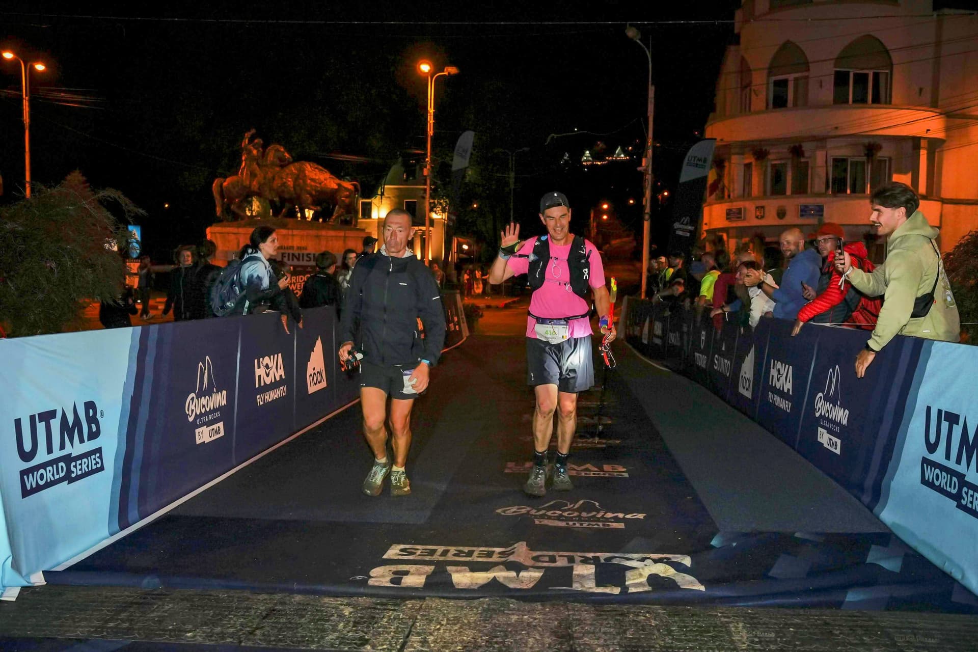 JF and François crossing the line at night, a first 70 km done as a pair