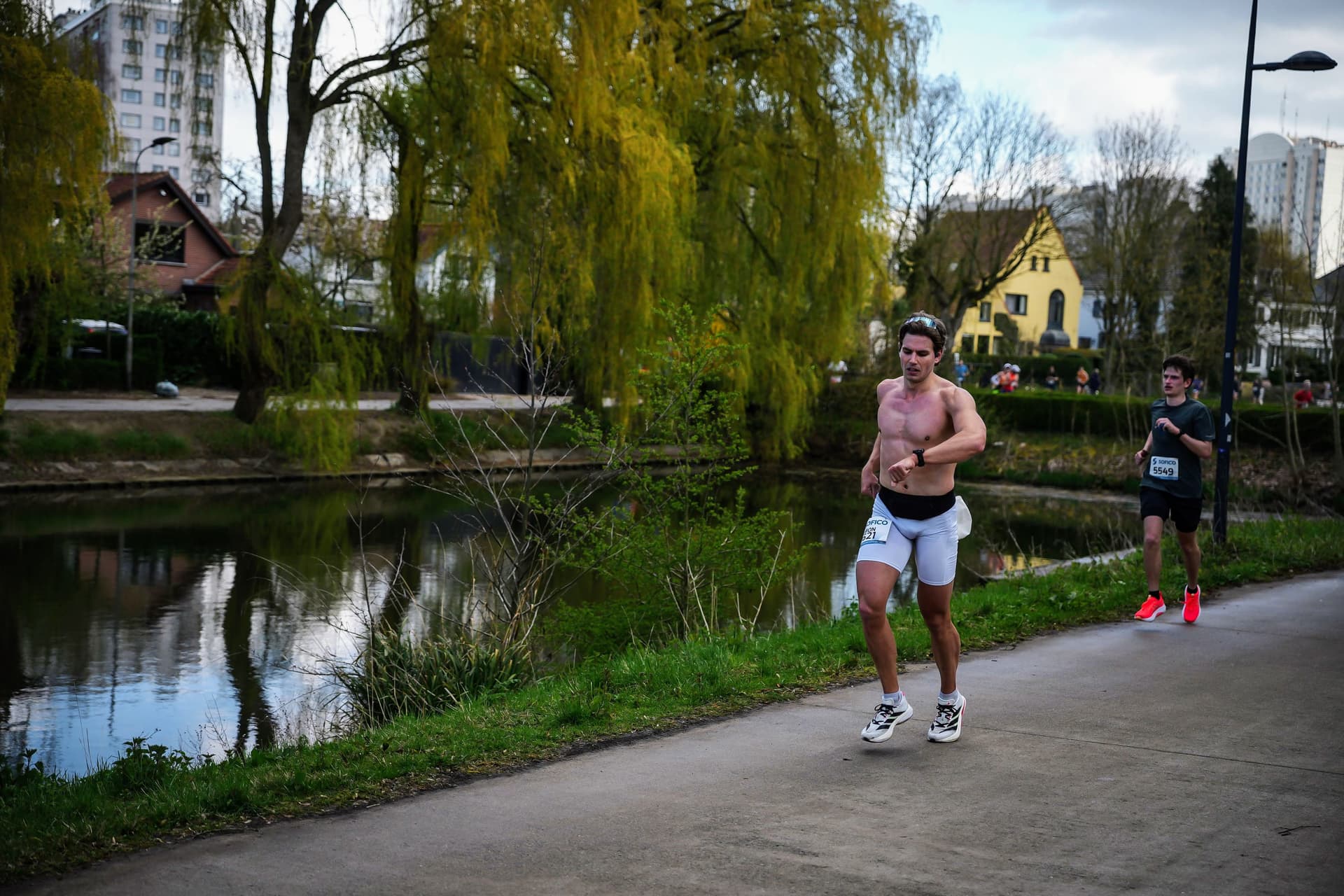 The final kilometers along the canal